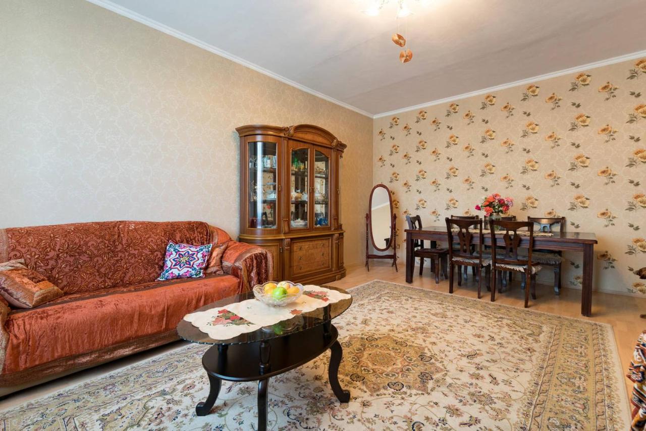 Guest House On Maksimova 9 Alma-Ata Buitenkant foto